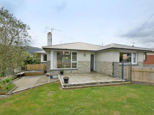 223 Pine Hill Road, Dalmore