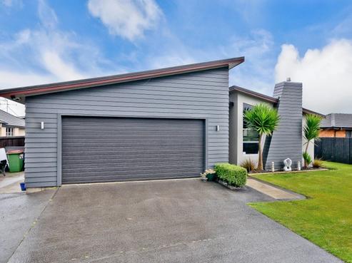 73 Wiltshire Drive, Huntington