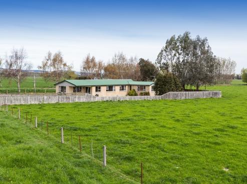 175 Loan Metal Road, Outram