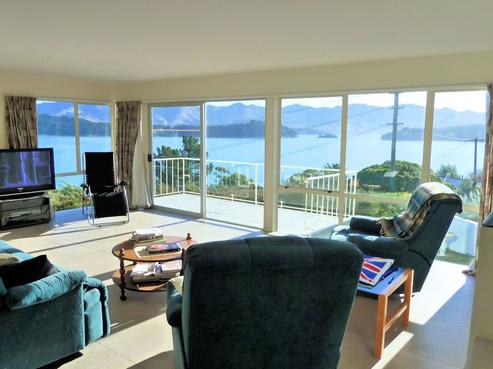 14 Bayview Road, Charteris Bay