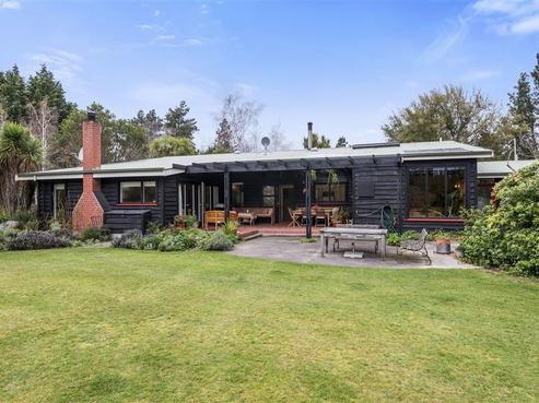 363 Foothills Road, Okuku