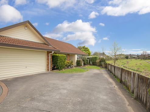2/135 Millhouse Drive, Golflands
