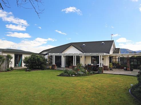 14 Wharepapa Grove, Motueka
