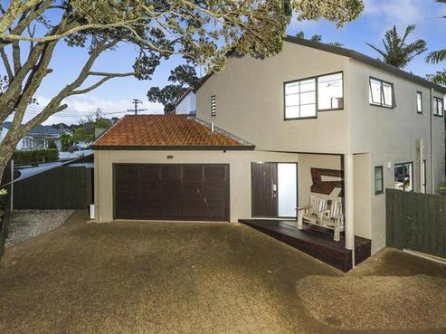 2/39 Church Street, Northcote Point