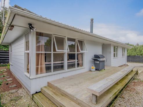 8B Blythe Place, Glendene
