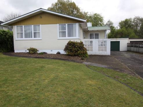 90 Pandora Avenue, Sunnybrook