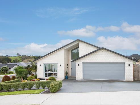 48 Butler Stoney Crescent, Silverdale