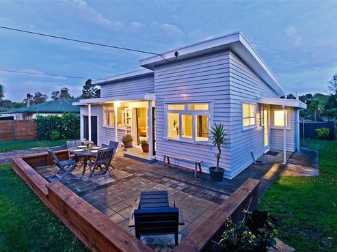 11 Eskdale Road, Birkdale