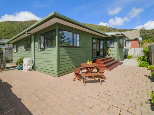 182A Whites Line East, Waiwhetu