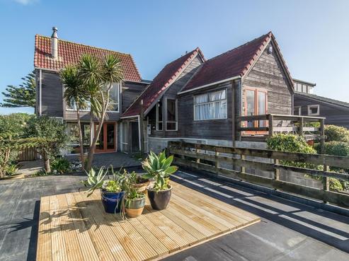 11 Tutere Street, Waikanae Beach