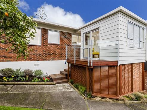 2/467 Beach Road, Murrays Bay