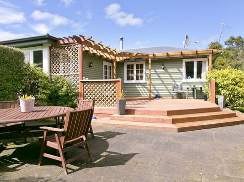 1410 River Road, Broadlands Forest