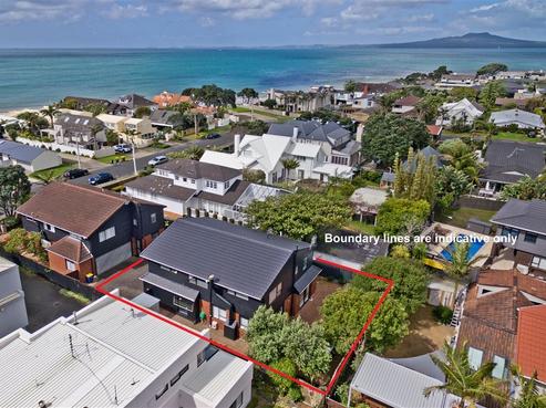 2/4 Holiday Road, Milford