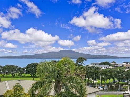 1/17 Commodore Parry Road, Castor Bay