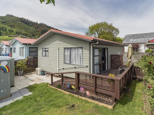 2/81 Tipahi Street, Nelson South
