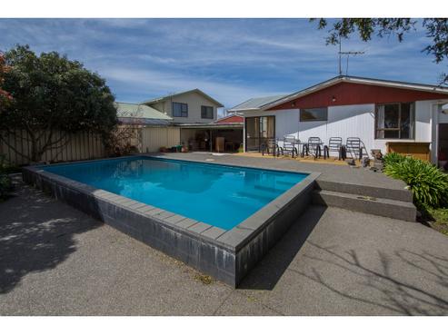 70 Bayswater Crescent, Bromley