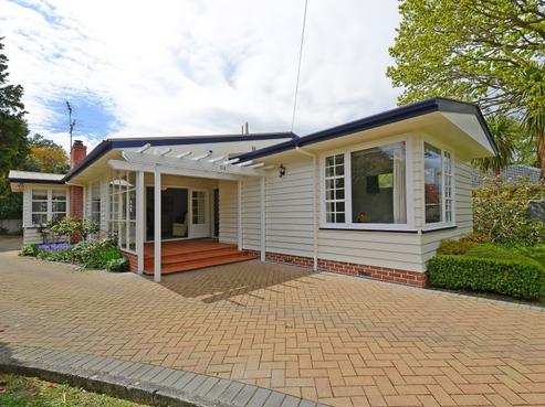112 Barton Avenue, Heretaunga