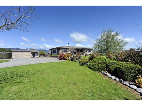 323 Appleby Highway, Appleby