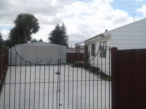 11A Grayson Avenue, Mangakakahi