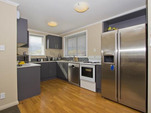 4 Hollard Grove, Avalon