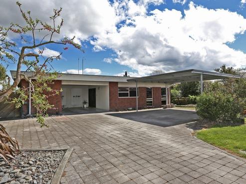513 Poplar Place, Akina