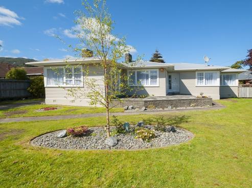 2 Kapuranga Grove, Stokes Valley