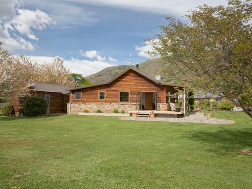 8 Little Oak Common, Wanaka