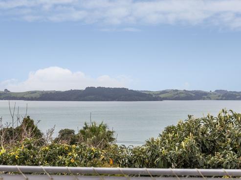 16 Rangimaarie Crescent, Snells Beach