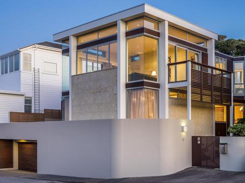 15 The Crescent, Roseneath