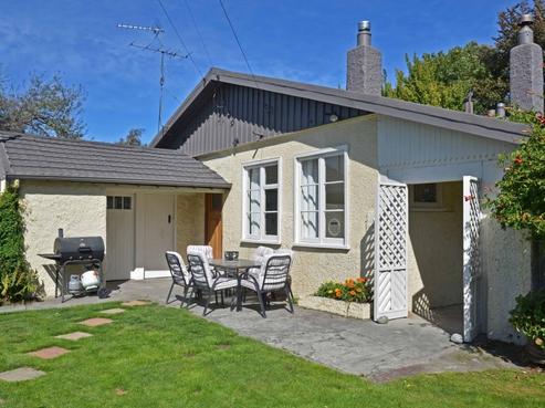 84 Chalmers Avenue, Hampstead