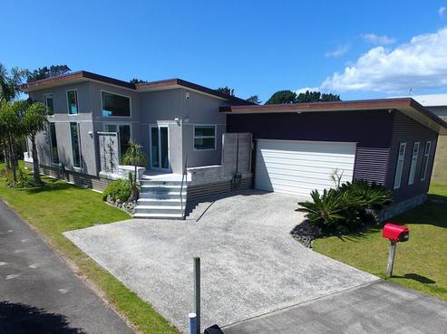 156 Sands Crescent, Matarangi