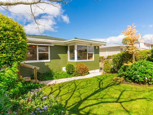 87 Lauderdale Road, Birkdale