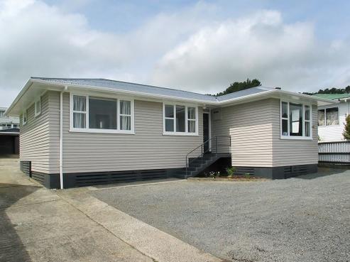 35 Waihora Crescent, Waitangirua