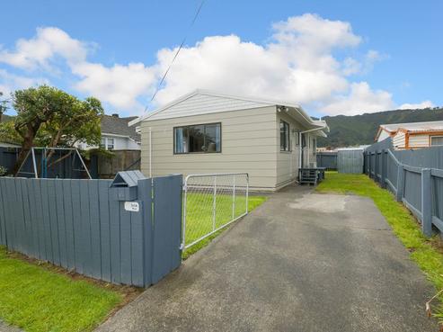 1A Strand Crescent, Naenae