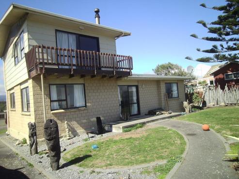 40 Marine Parade, Otaki Beach