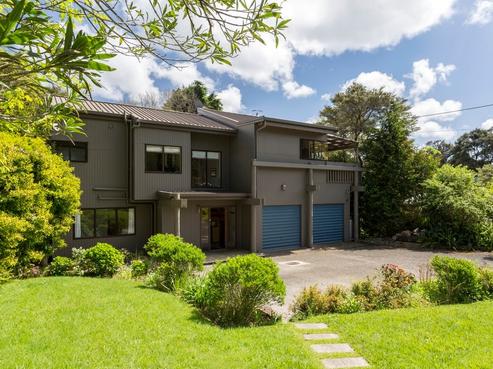 50 Woodfern Crescent, Titirangi