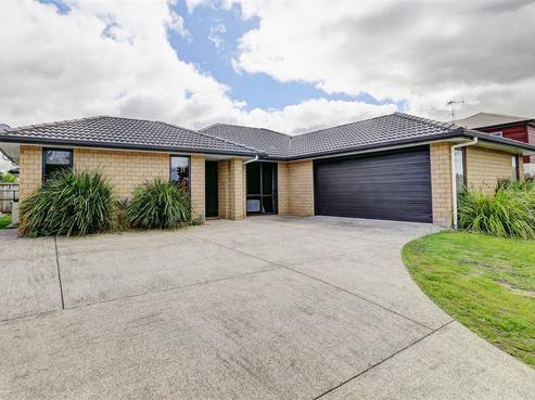 92 Thomas Road, Huntington