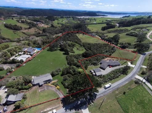 69 Vaughans Road, Okura