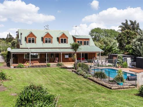 14 Awaroa Stream Drive, Waiuku