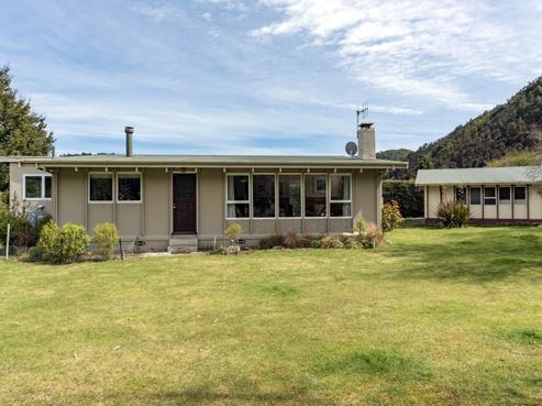 66 MAIN Road, St Arnaud