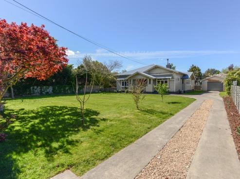 811 Frederick Street West, Mahora