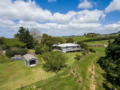 707 Lake Road, Te Arai