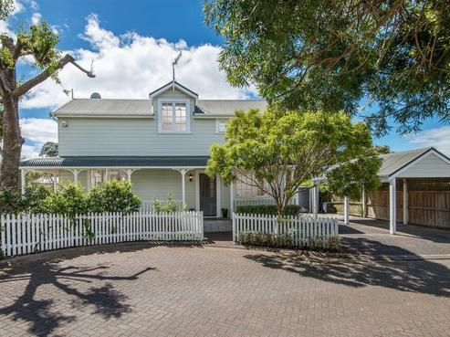 28 Beach Road, Northcote Point