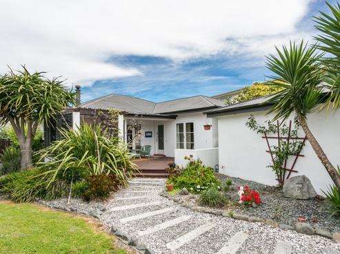 258 Clifton Road, Te Awanga