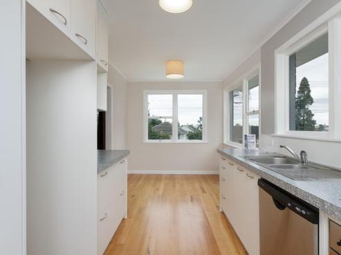8 Alverstoke Road, Parkvale