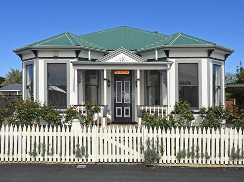 32 Cologne Street, Martinborough