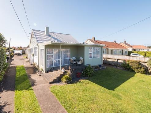 34 Dixon Avenue, Hawera