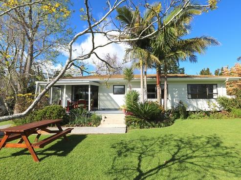 1235 Oruru Road, Peria
