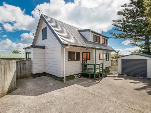 27A Flanshaw Road, Te Atatu South