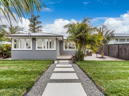 13 Amberley Avenue, Te Atatu South